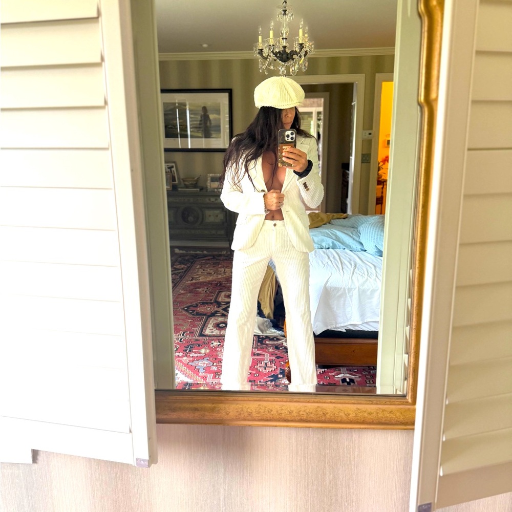 Dolce Gabbana white corduroy vintage pantsuit with matching hat. - Picture 1 of 15
